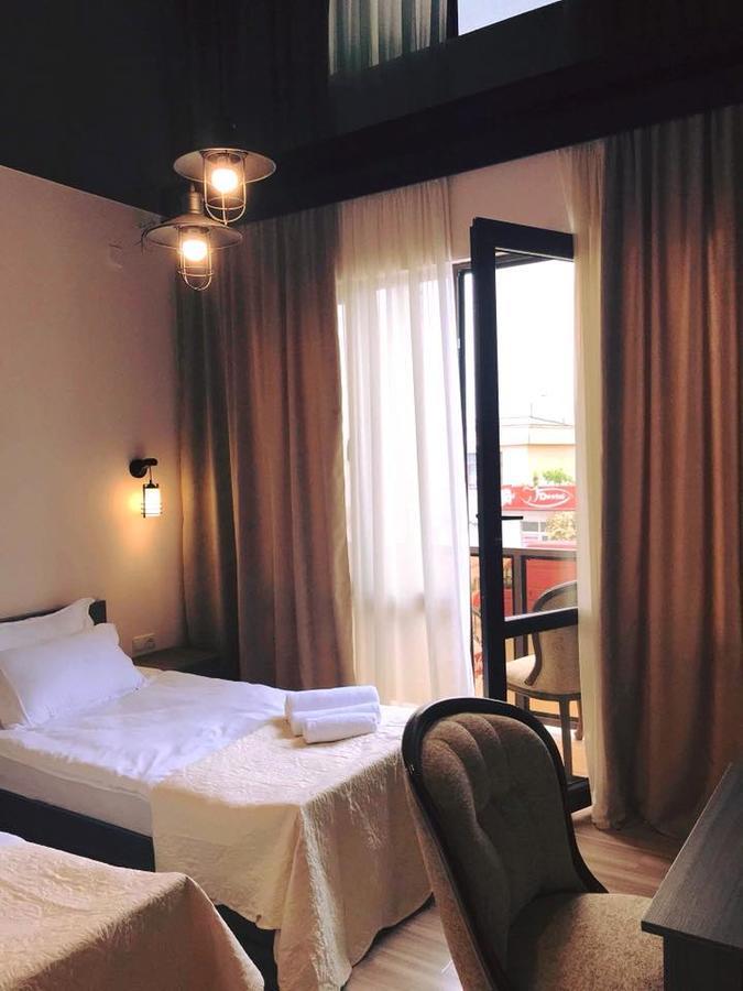 Lazika Hotel Zugdidi Kültér fotó